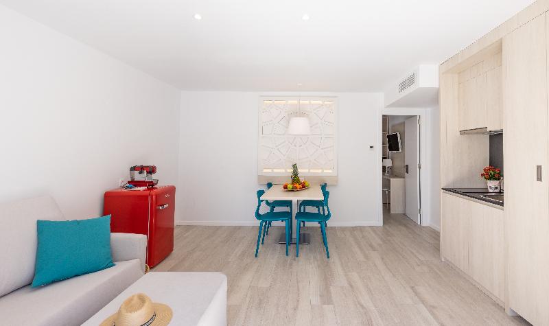 جناح, Okura Kobe