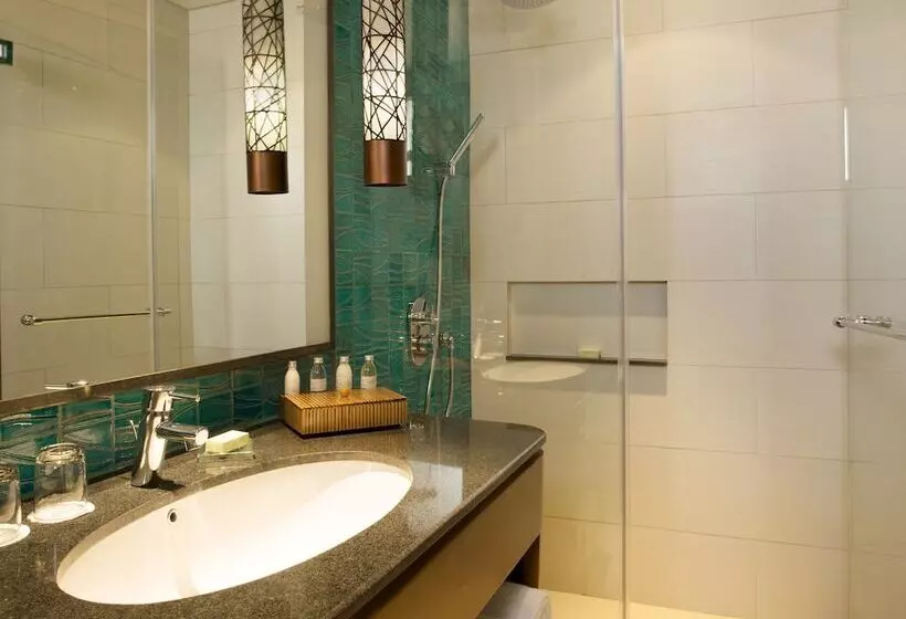 اتاق خانوادگی, Padma Resort Legian