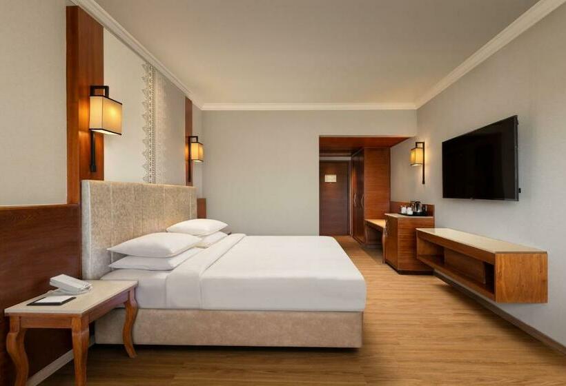 带大床的标准间, Courtyard By Marriott Tiruchirappalli