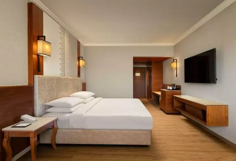 キングサイズベッドのスタンダードルーム, Courtyard By Marriott Tiruchirappalli