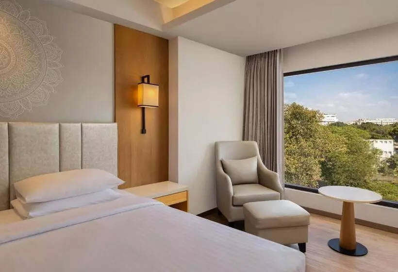 キングサイズベッドのジュニアスイート, Courtyard By Marriott Tiruchirappalli