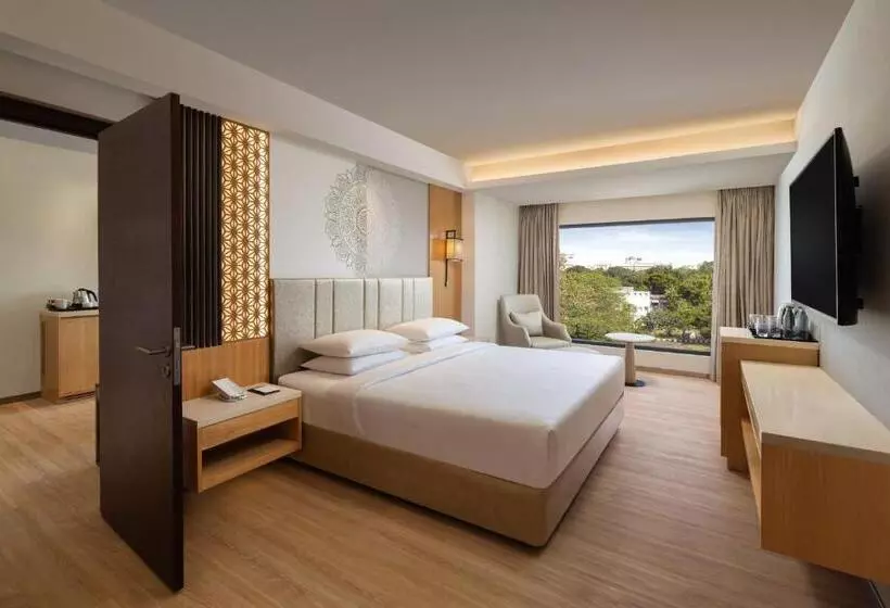 キングサイズベッドのジュニアスイート, Courtyard By Marriott Tiruchirappalli