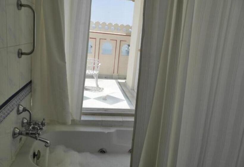 테라스 스위트, Shiv Niwas Palace By Hrh Group Of Hotels