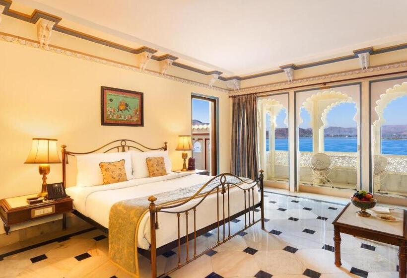 Suite with lake view, Shiv Niwas Palace By Hrh Group Of Hotels