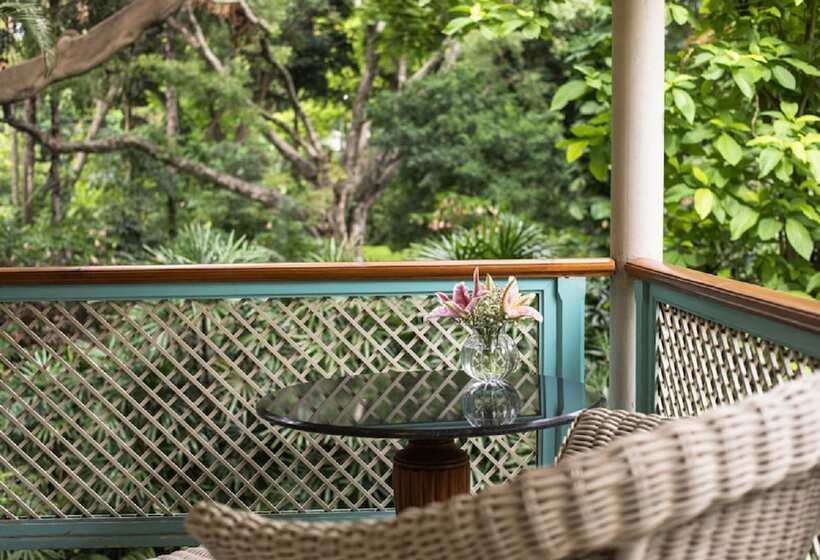 Номер Deluxe Вид на Сад, Taj West End