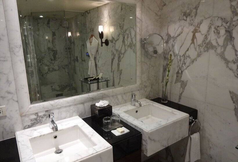 Номер Deluxe Вид на Сад, Taj West End