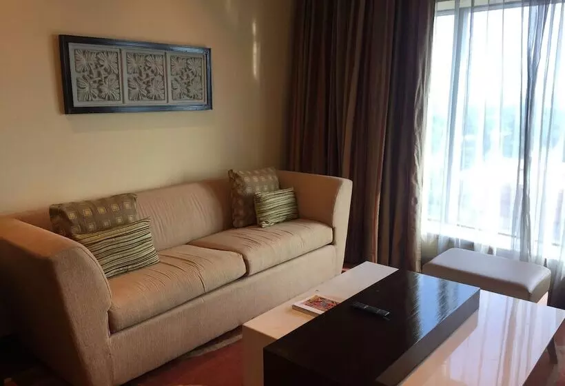 Deluxe Suite, Vivanta Coimbatore