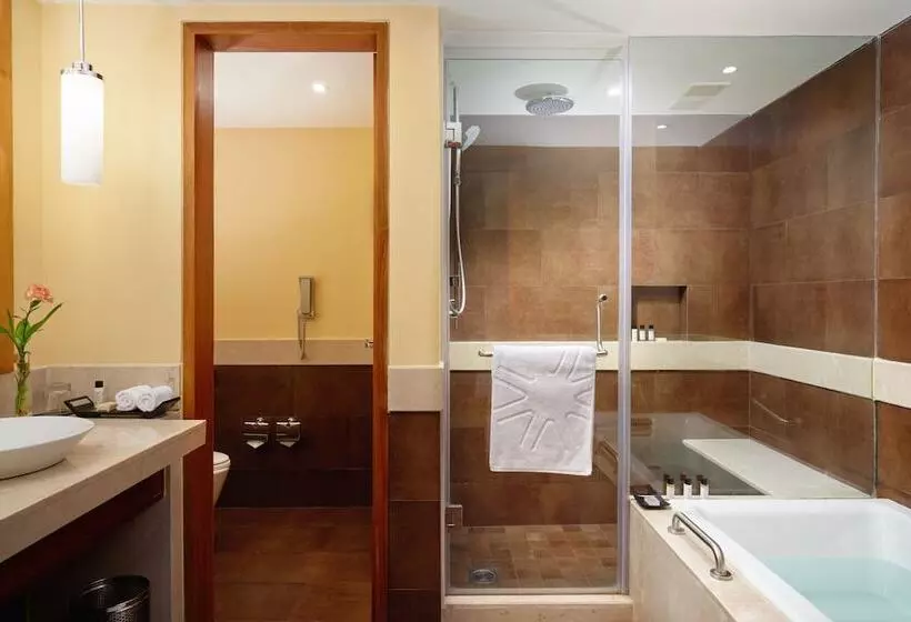 Deluxe Suite, Vivanta Coimbatore