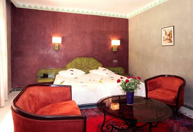 اتاق خانوادگی, Chems