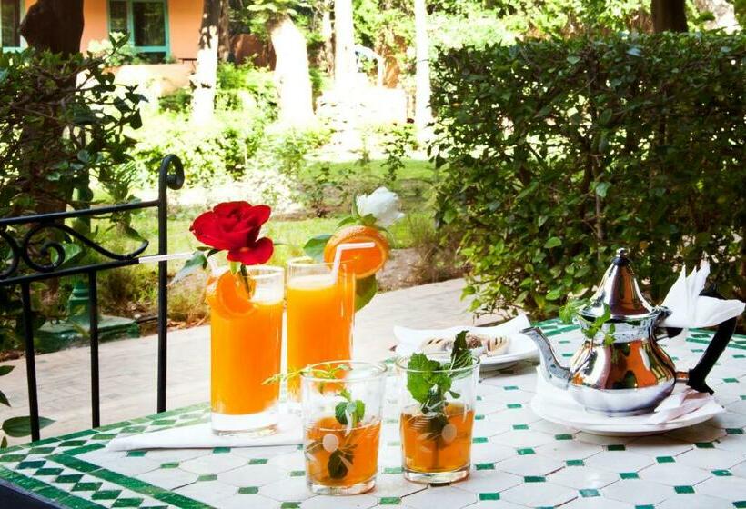 اتاق خانوادگی, Chems