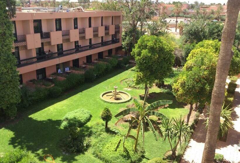 اتاق استاندارد با چشم‌انداز استخر, Chems