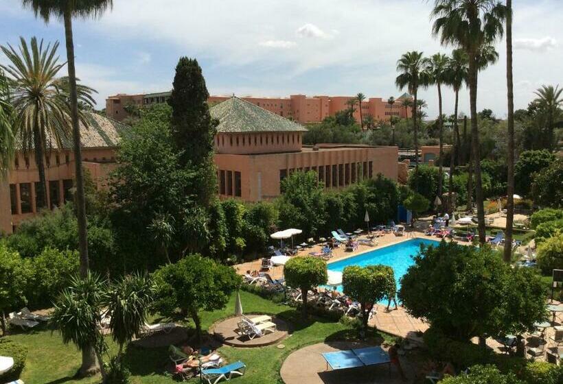 اتاق استاندارد با چشم‌انداز استخر, Chems