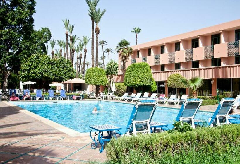 اتاق استاندارد با چشم‌انداز استخر, Chems