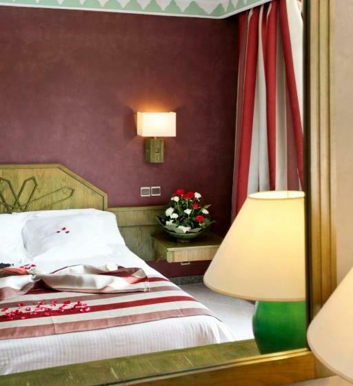 Superior Room with Terrace, Chems