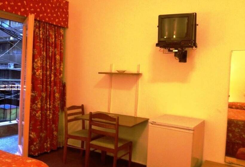 اتاق استاندارد سه تخته با بالکن, Embassy