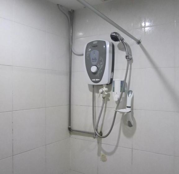 חדר דלוקס לשלושה, Garden Inn