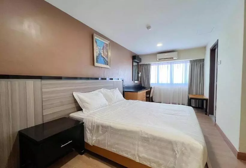 Deluxe Room, Hallmark Express
