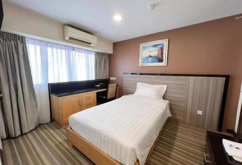 Single Deluxe Room, Hallmark Express