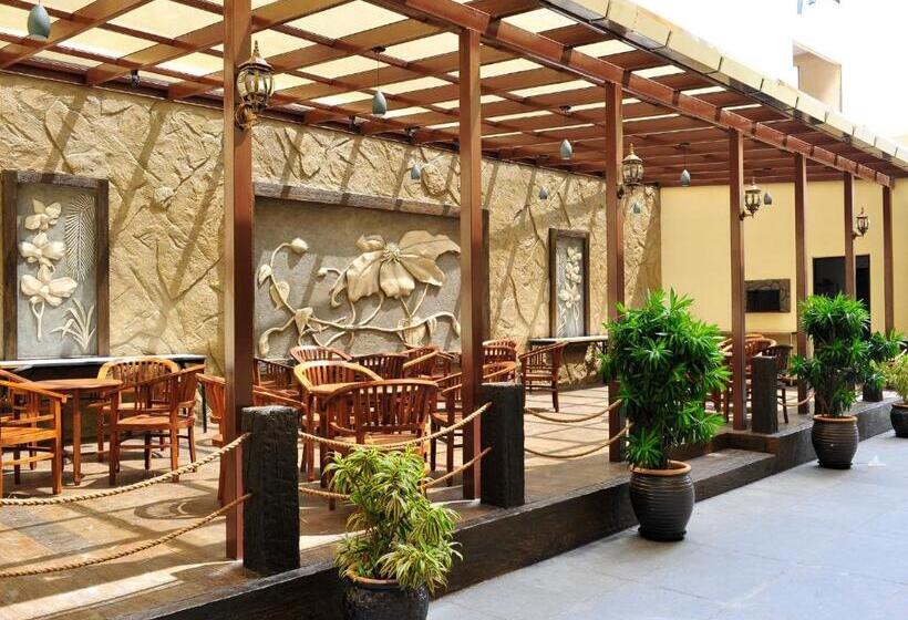 اتاق سوپریور سه تخته, Hallmark Express