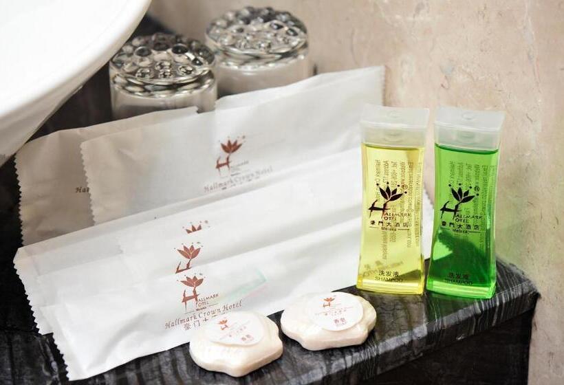 اتاق سوپریور سه تخته, Hallmark Express