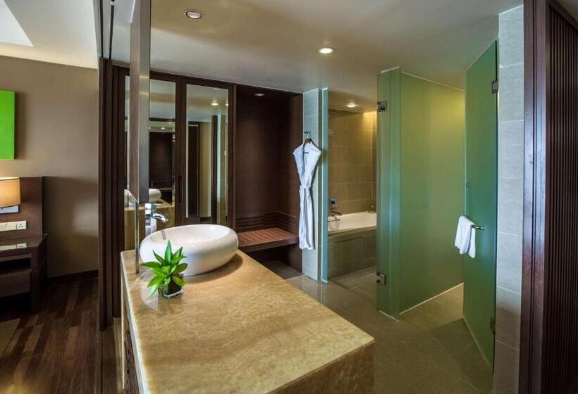 Номер Клуб Кровать Кинг, Hyatt Regency Kinabalu