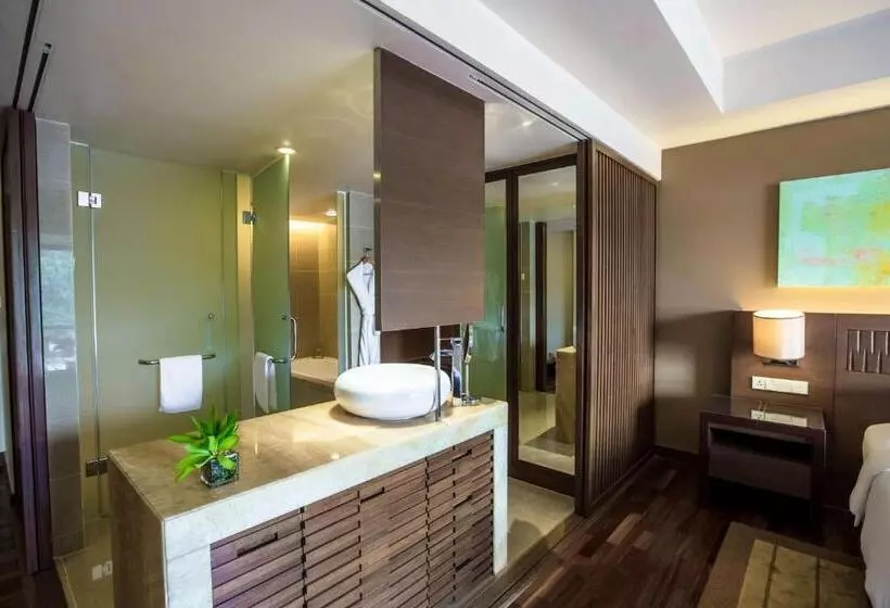 キングサイズベッドのクラブルーム, Hyatt Regency Kinabalu