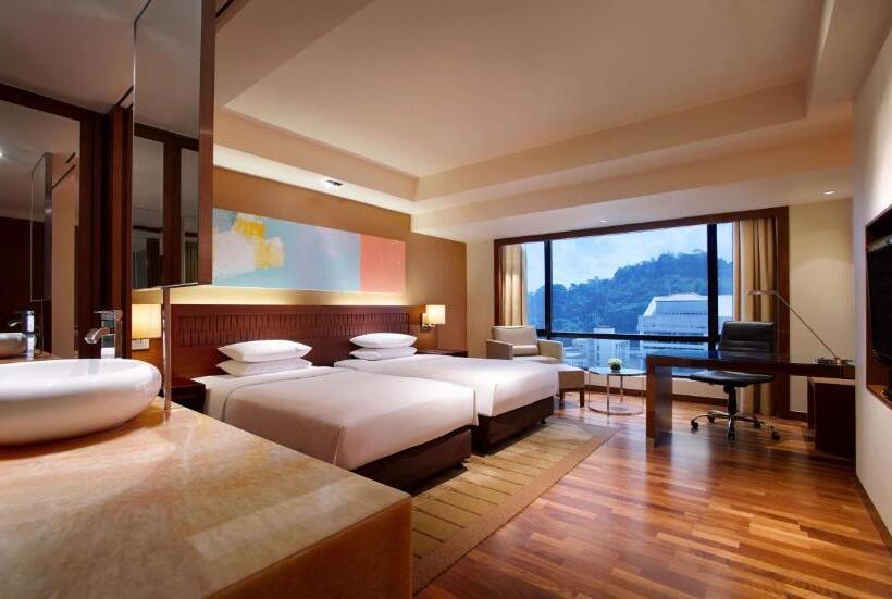 חדר קלאב, Hyatt Regency Kinabalu