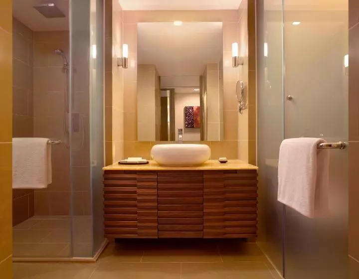 キングサイズベッドのスタンダードルーム, Hyatt Regency Kinabalu