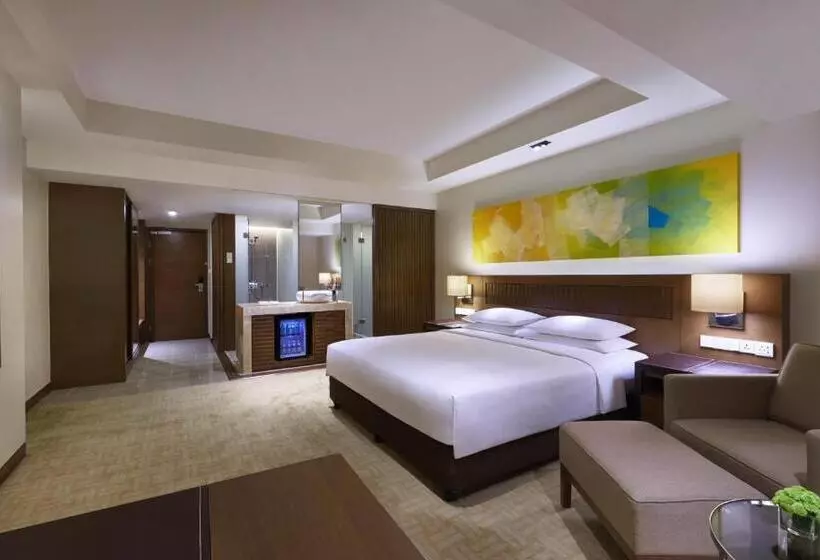 キングサイズベッドのスタンダードルーム, Hyatt Regency Kinabalu