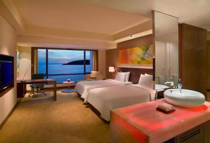 オーシャンビューのクラブルーム, Hyatt Regency Kinabalu