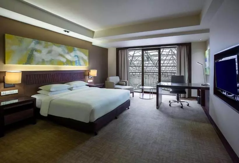 キングサイズベッドのスタンダードルーム, Hyatt Regency Kinabalu