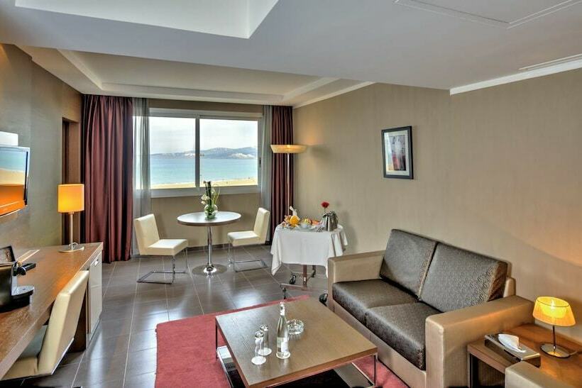 套房, Kenzi Solazur