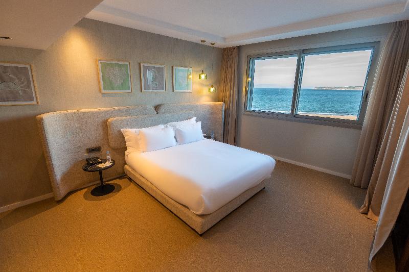 套房, Kenzi Solazur