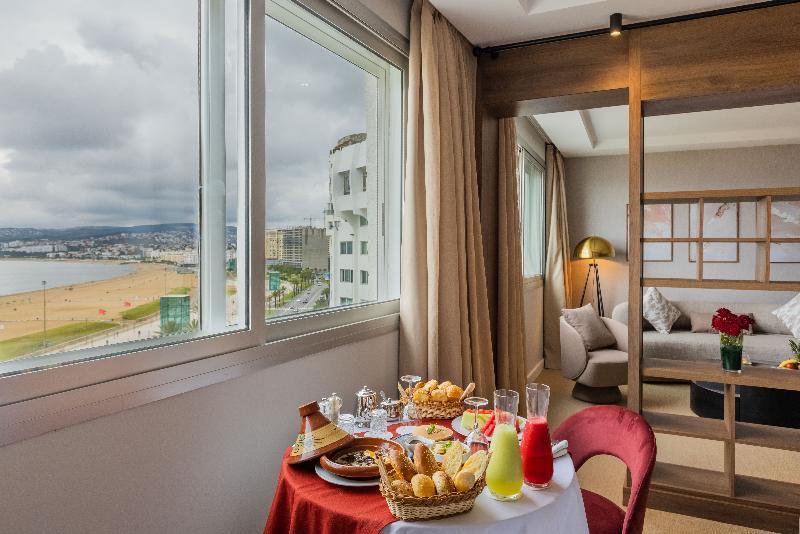 套房, Kenzi Solazur