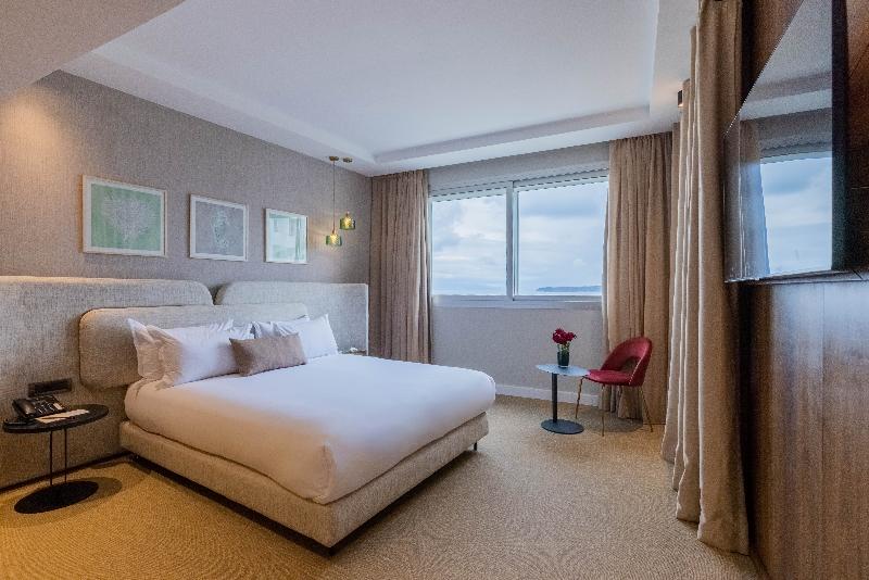 套房, Kenzi Solazur