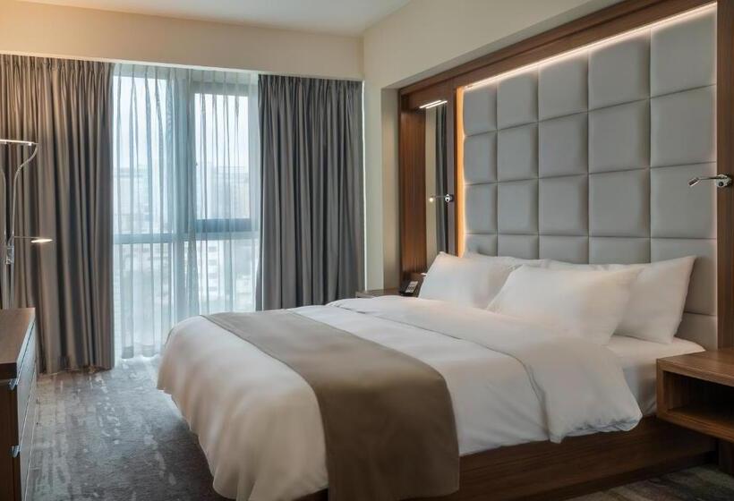 اتاق اجرایی با تخت بزرگ, Landmark Amman Hotel & Conference Center