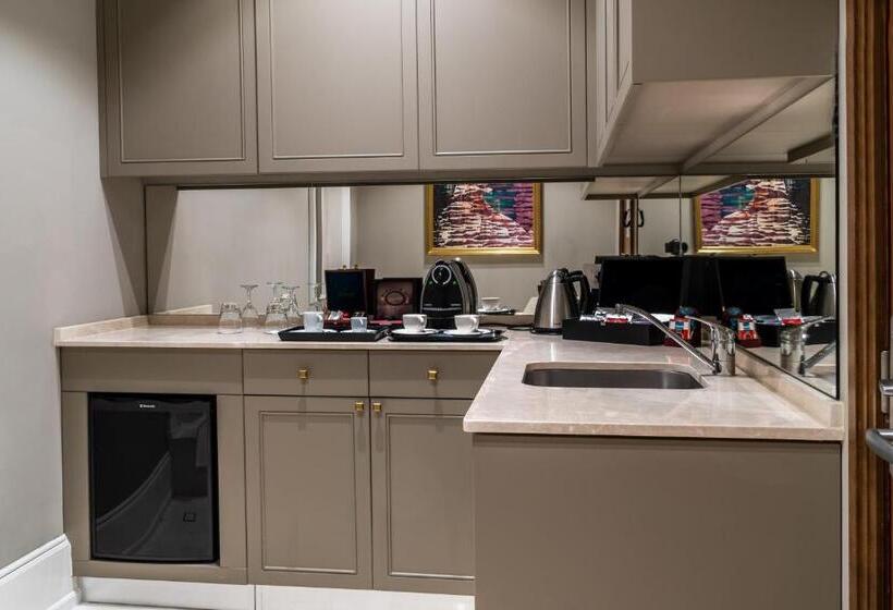 سوئیت رویال, Landmark Amman Hotel & Conference Center