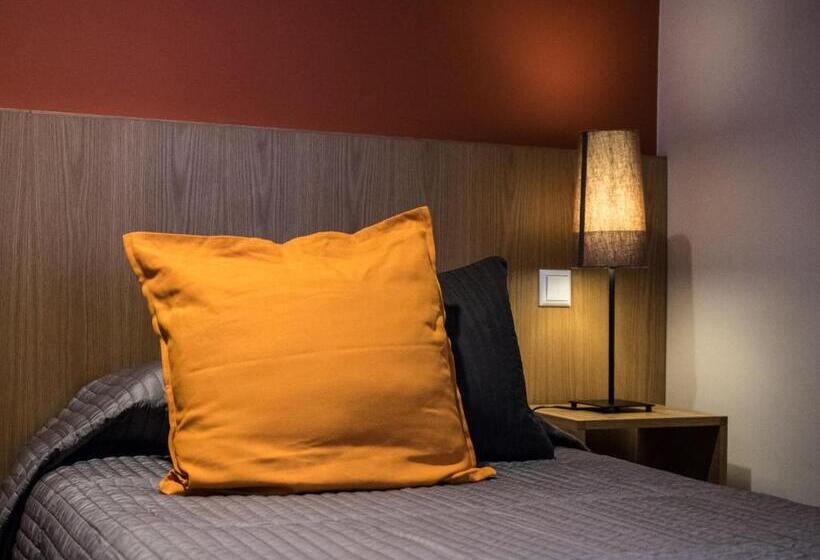 اتاق استاندارد یک نفره, Pax