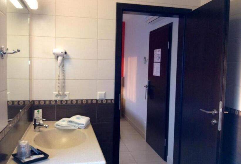 اتاق استاندارد, Pax