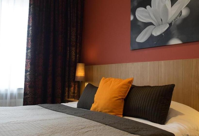 اتاق استاندارد سه نفره, Pax