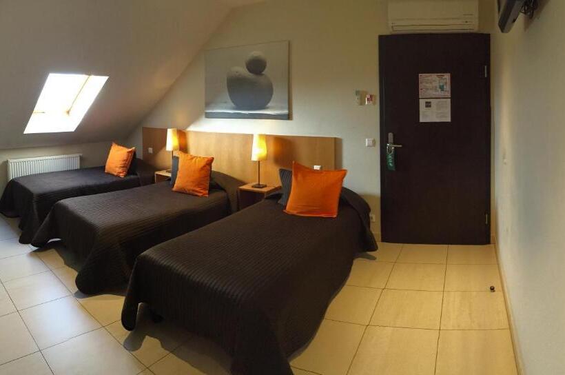 اتاق استاندارد سه نفره, Pax