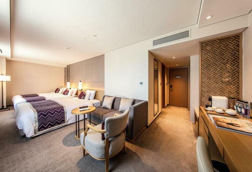 غرفة بريميوم ثلاثية, Royal Hotel Seoul