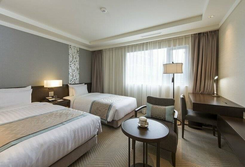 Семейный Номер, Royal Hotel Seoul
