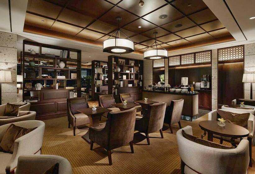 Королевский Люкс, Royal Hotel Seoul