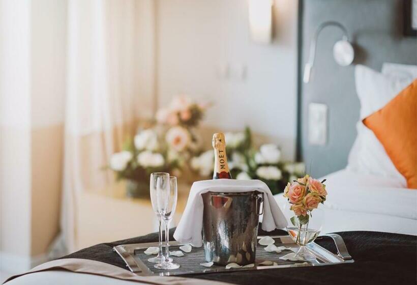 주니어 스위트, Sofitel Rabat Jardin Des Roses