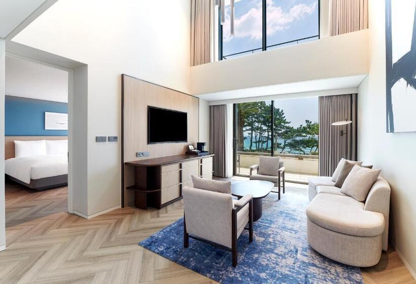 Клубный люкс с видом на море, Parnas Hotel Jeju