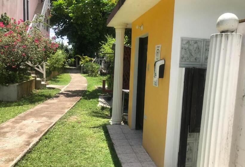 اتاق استاندارد, Secret Cabins At Firefly Beach