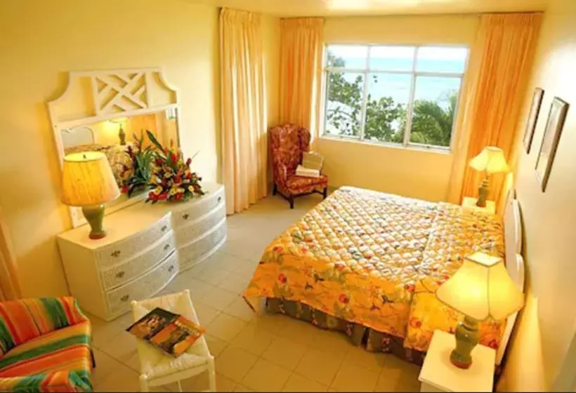 スーペリアールーム, Shaw Park Beach Hotel & Spa