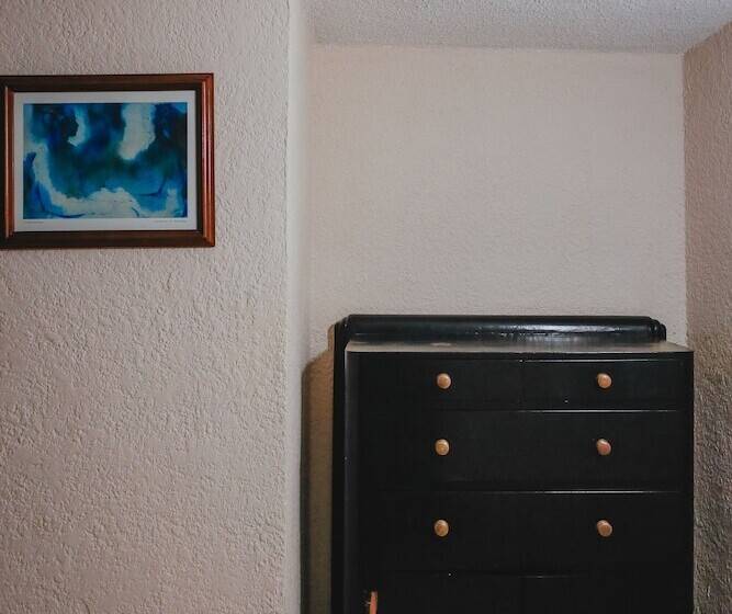 חדר סטנדרט לשלושה, Colon Merida