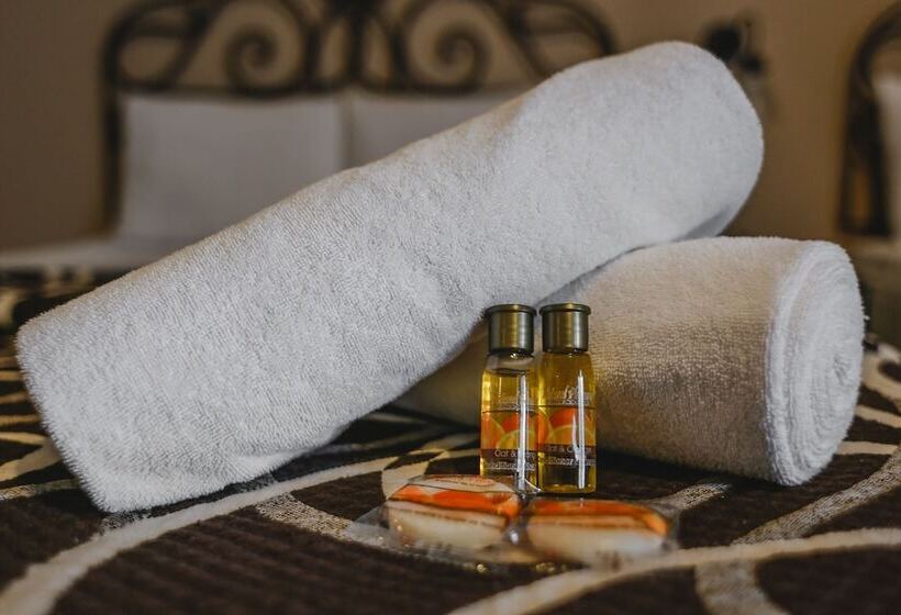 חדר סטנדרט לשלושה, Colon Merida